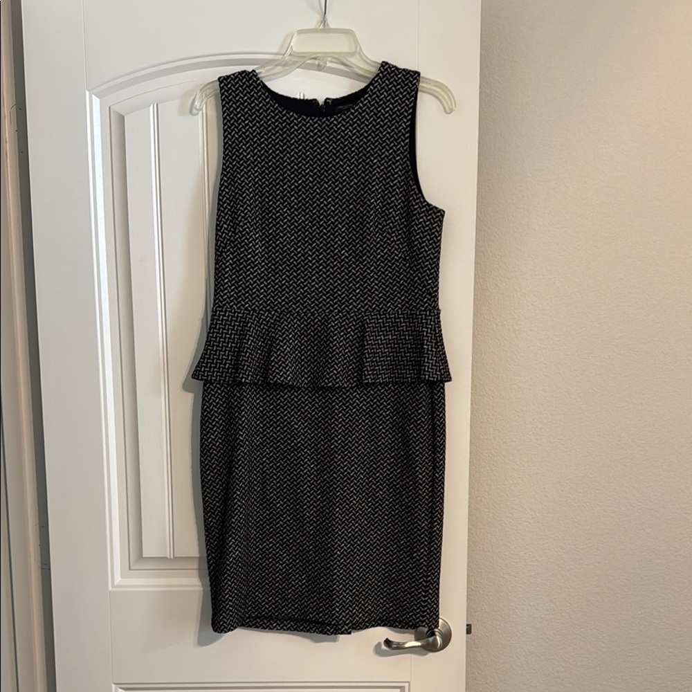 Ann Taylor Black Sleeveless Sheath Midi Dress
